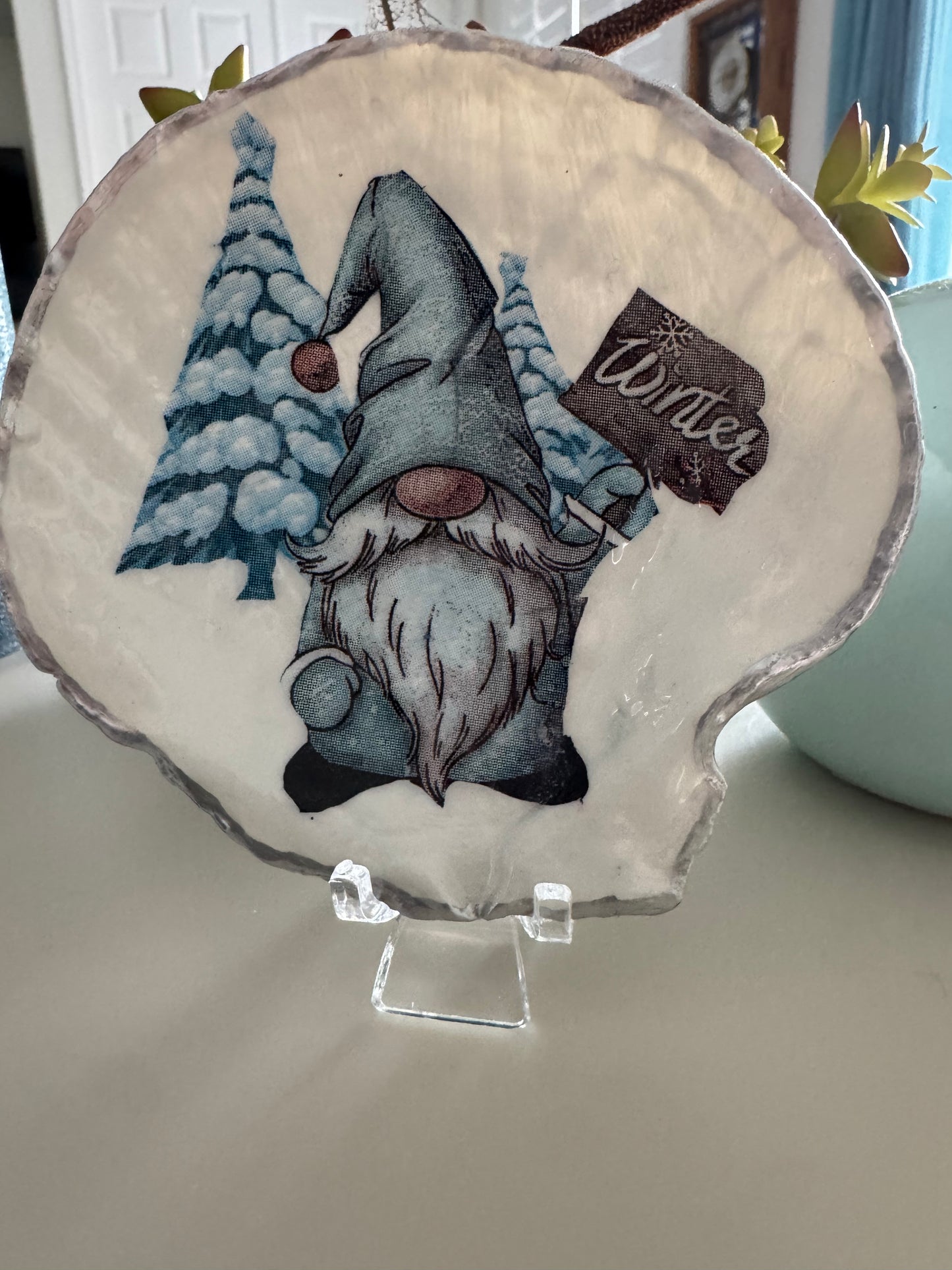 Trinket shell winter gnome