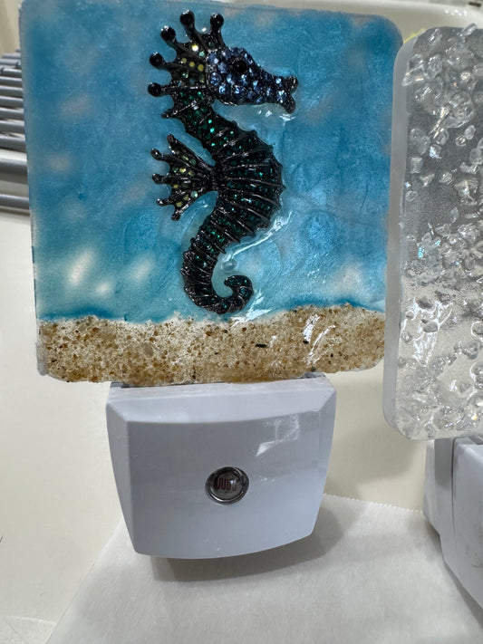 Nightlight - resin fancy seahorse with sand